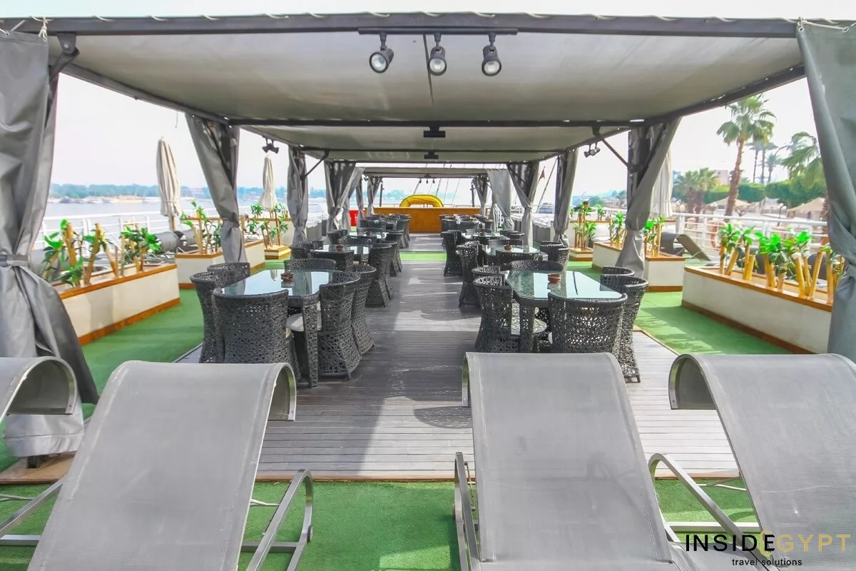 Luxury Nile cruise dining area near the swimming pool