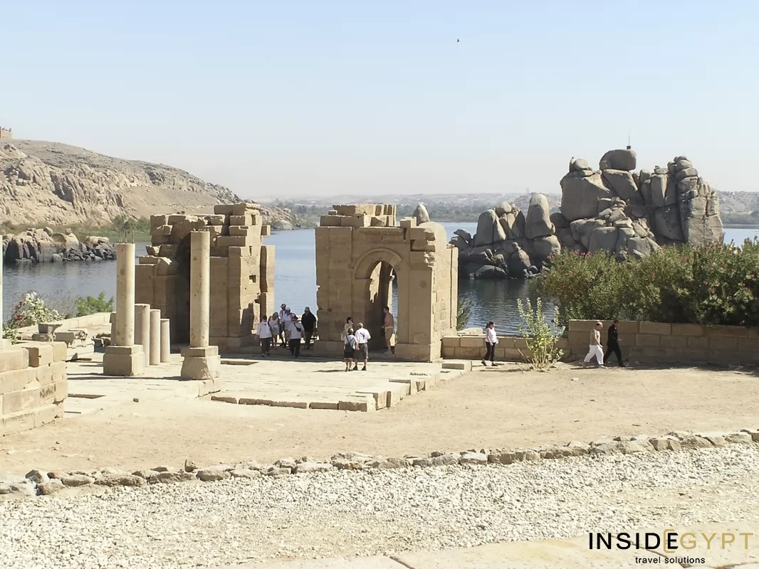 People touring the temple of Isis on Agilkia island
