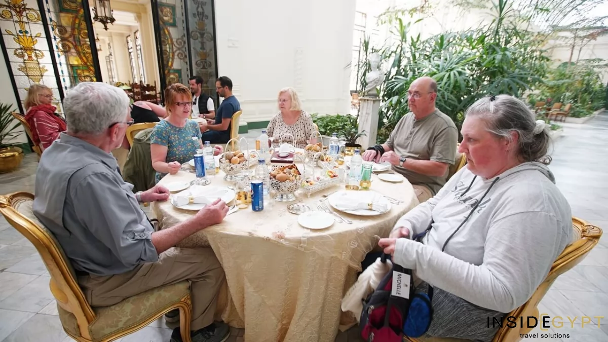 Tourists enjoying lunch at the Presidential Abdeen Palace 