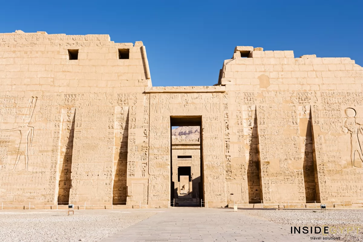  THE TEMPLE OF RAMSES III IN MEDINET HABU 4