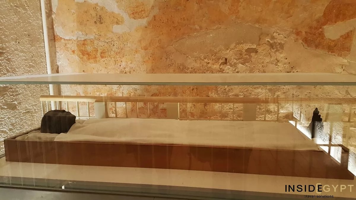 the mummy of king Tutankhamun