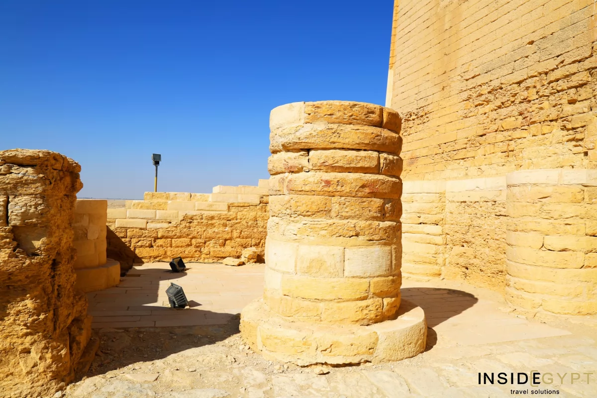 Tourists driving jeeps on the Egyptian desert 