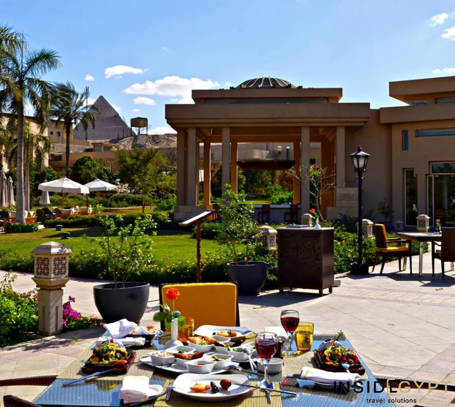 Delicious local and international flavors 7