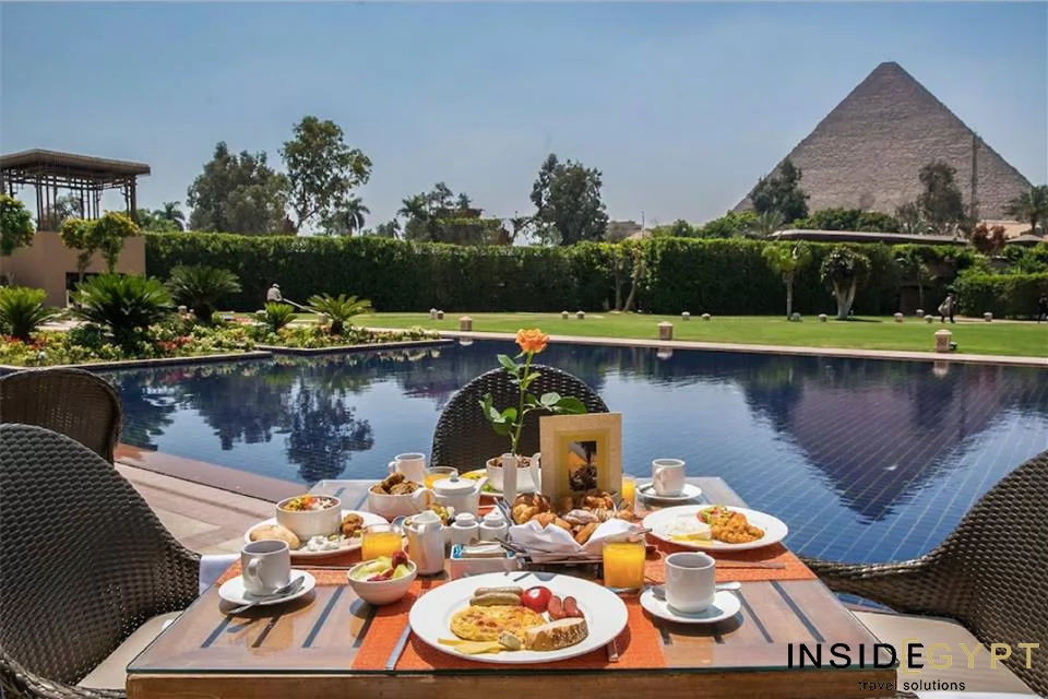 Delicious local and international flavors 14